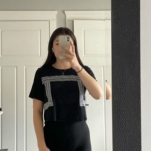 FOREVER 21 CROP T-SHIRT